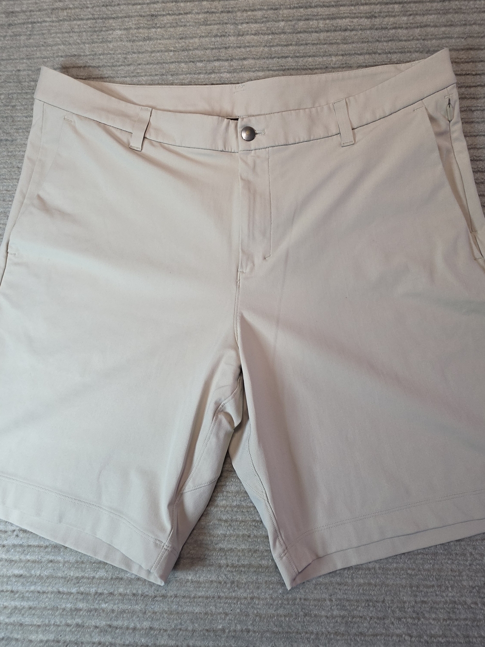 Lululemon Men’s Warpstreme Commission Shorts 38 Khaki Beige Golf Casual